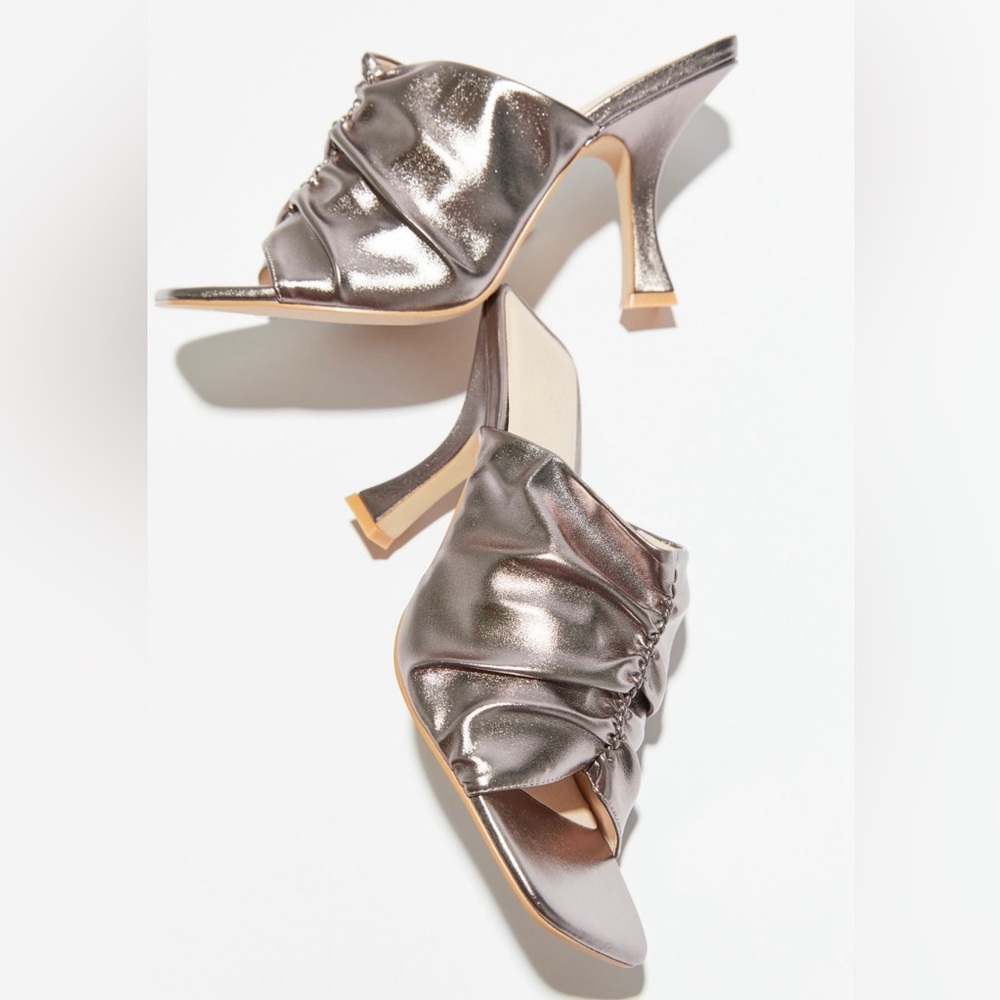 NWT Urban Outfitters metallic gunmetal mules - size 9